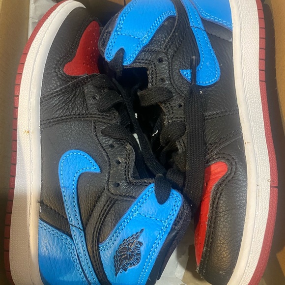 Air Jordan 1 Retro High OG PS 'NC to Chi' Sneakers - Picture 2 of 4